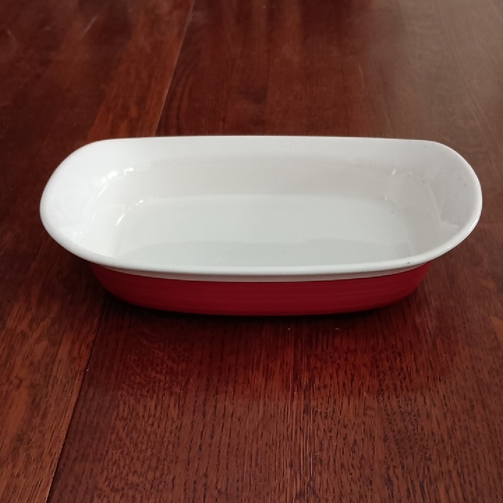 Red CorningWare "Etch" Stoneware Baking Dish b540